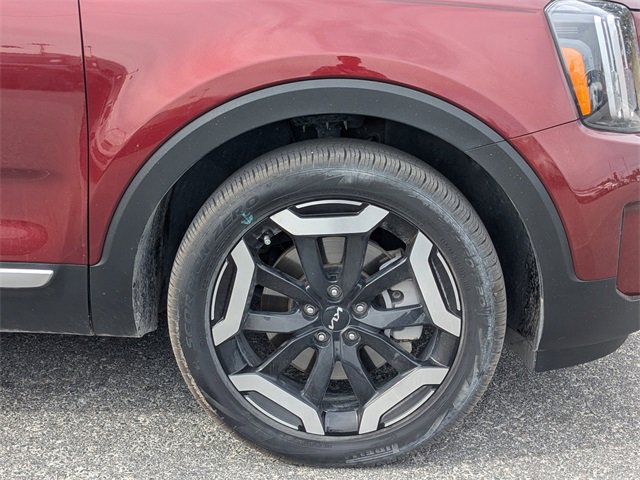 Used 2024 Kia Telluride S image 12