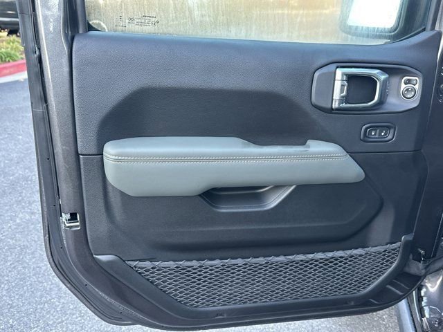 New 2026 Jeep Gladiator Mojave w/ Steel Bumper Group image 10