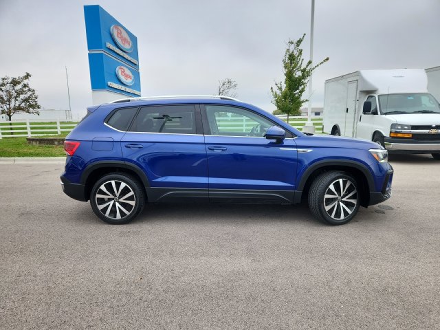 Used 2023 Volkswagen Taos SE FWD image 9
