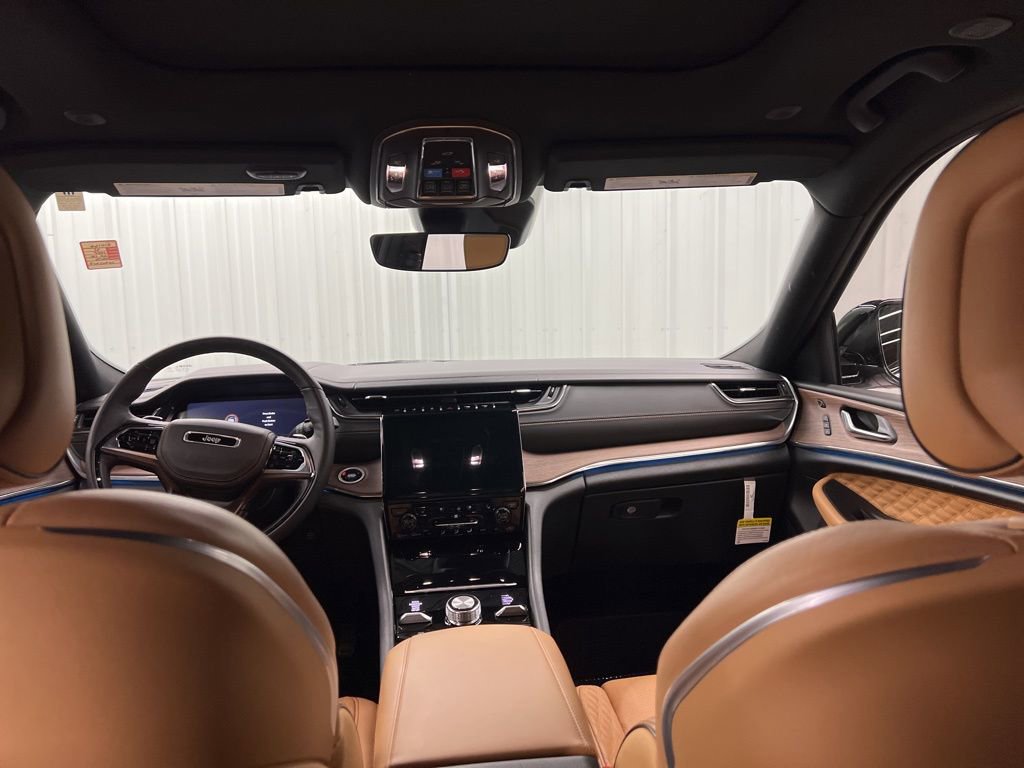 Used 2025 Jeep Grand Cherokee L Summit w/ MOPAR Finishing Package image 17