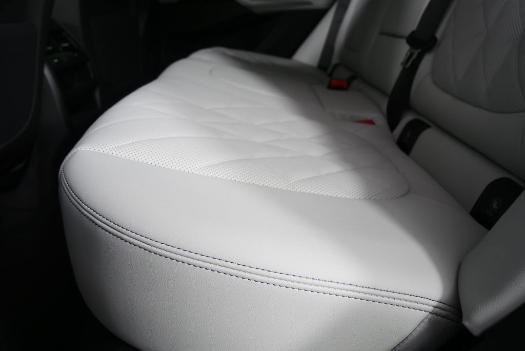 Used 2026 BMW X5 xDrive40i w/ Premium Package image 14