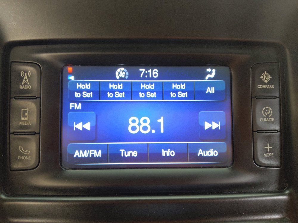 Used 2015 Chrysler 200 Limited FWD image 25