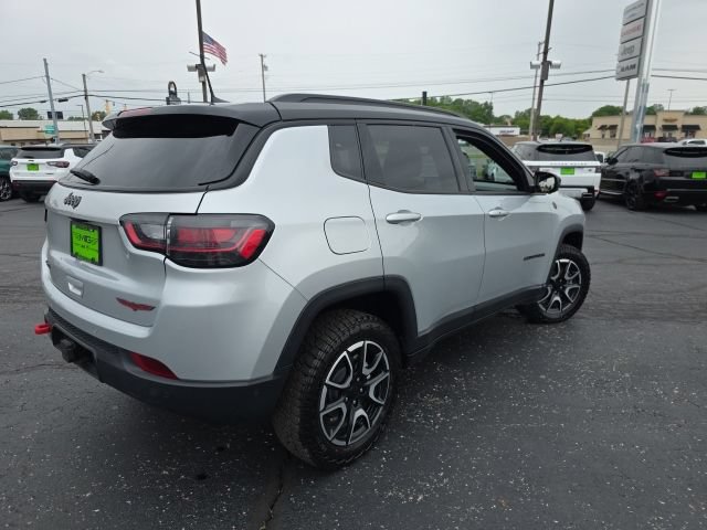 Used 2024 Jeep Compass Trailhawk w/ Trailhawk Elite Group AWD/4WD image 7