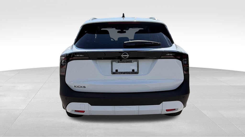 Used 2026 Nissan Kicks SV FWD image 6