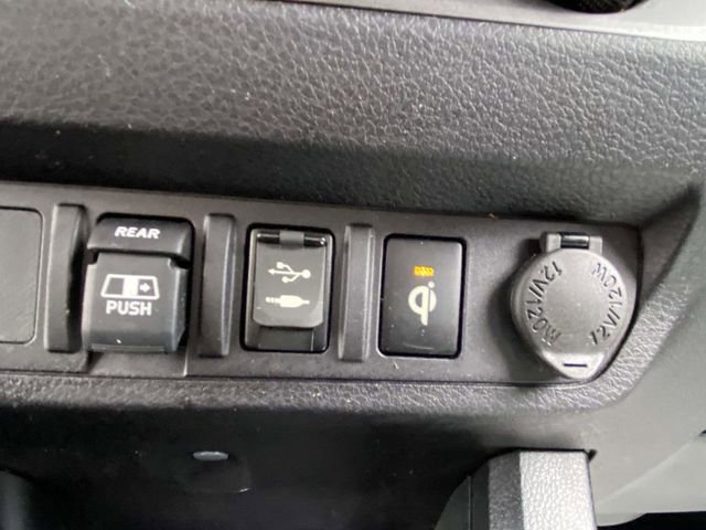 Used 2018 Toyota Tacoma TRD Sport image 18