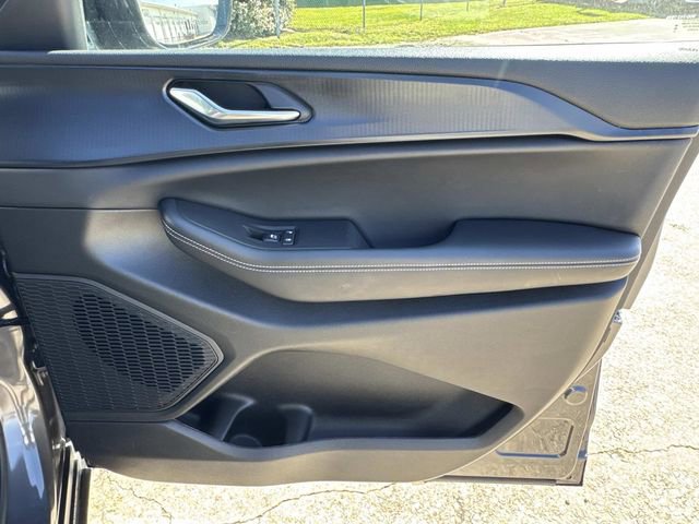 Used 2025 Jeep Grand Cherokee L Altitude image 17