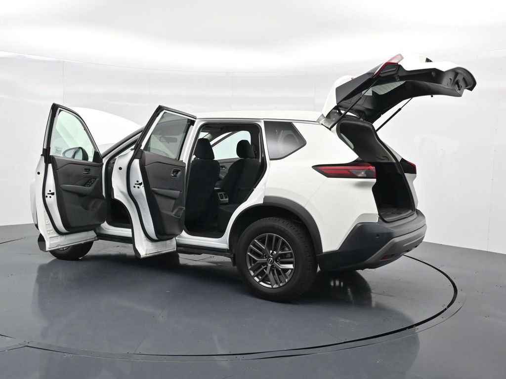 Used 2023 Nissan Rogue S FWD image 42