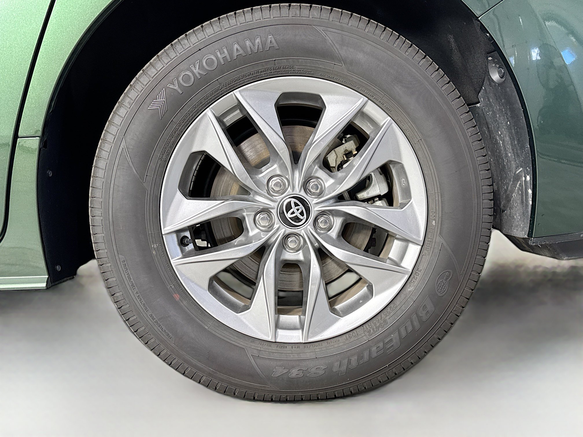 Certified 2026 Toyota Sienna LE FWD image 31