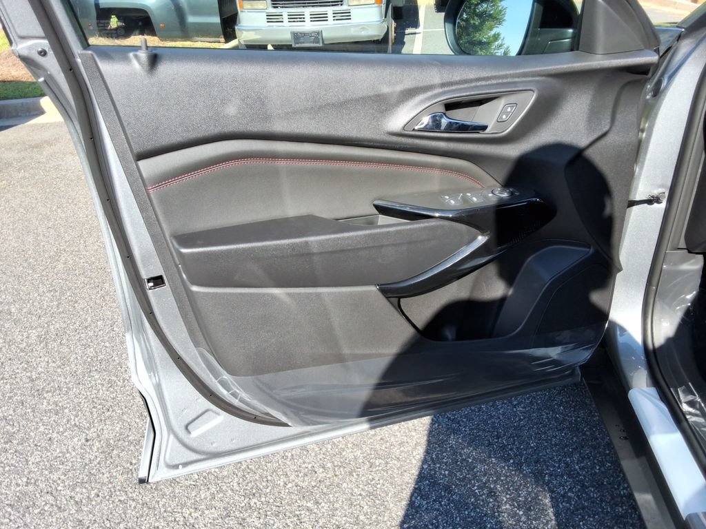 New 2026 Chevrolet Trax RS w/ Driver Confidence Package FWD image 19