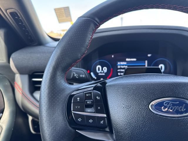 Used 2025 Ford Explorer ST-Line w/ ST-Line Street Pack AWD/4WD image 13