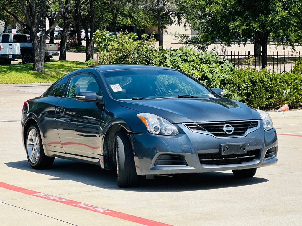 Used 2013 Nissan Altima 2.5 S w/ Premium Pkg FWD image 2