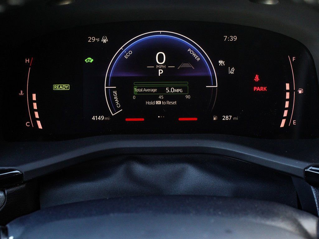 Used 2025 Toyota Camry SE image 16