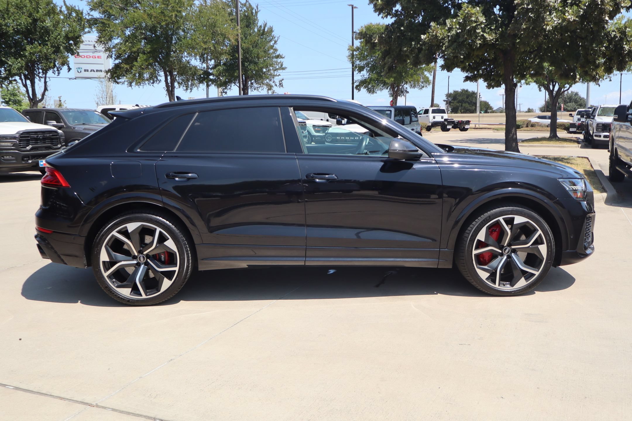 Used 2021 Audi RS Q8 w/ Carbon Optic Package AWD/4WD image 2