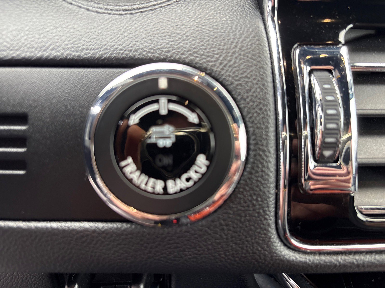 Used 2024 Lincoln Navigator Reserve image 36