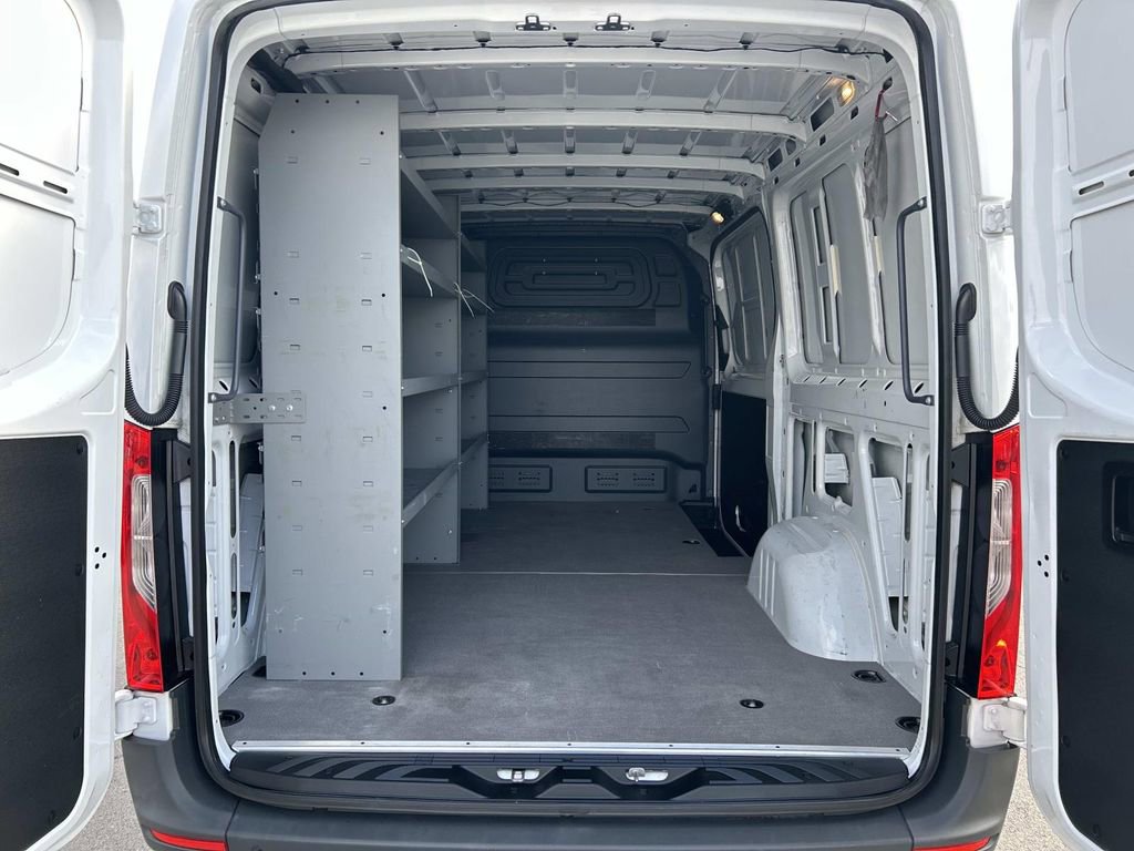 Used 2022 Mercedes-Benz Sprinter 1500 image 15