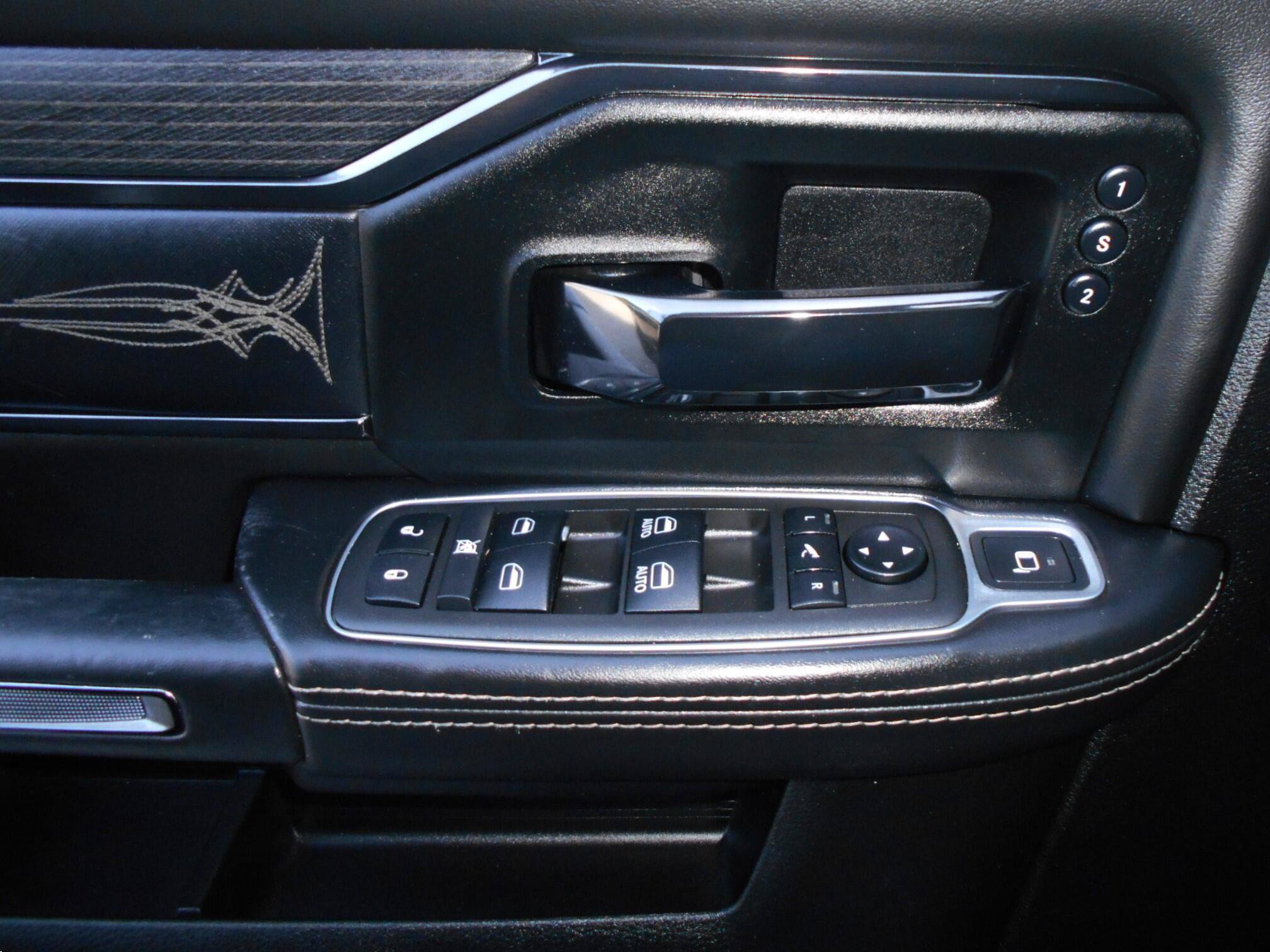 Used 2022 RAM 3500 Limited AWD/4WD image 15