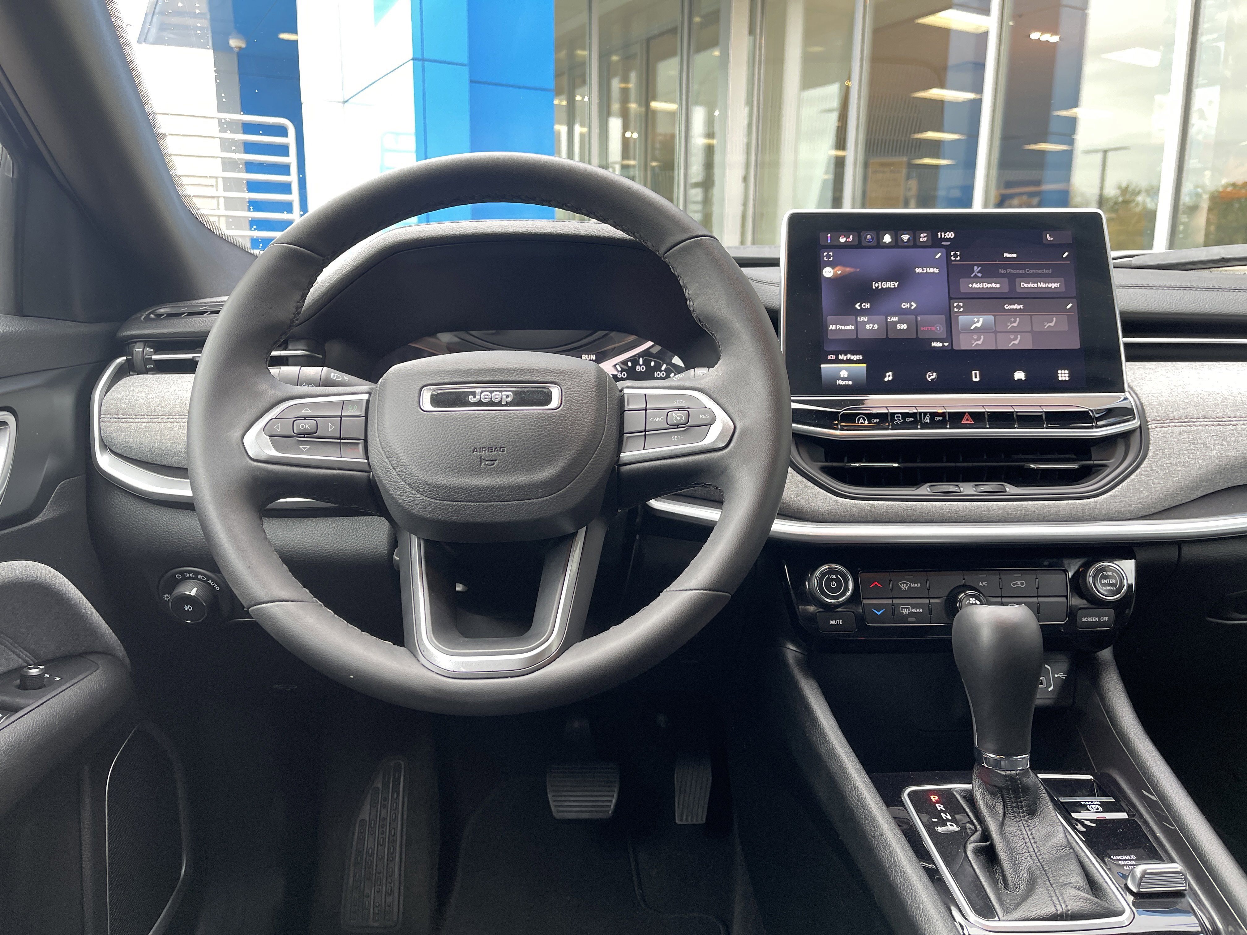 Used 2024 Jeep Compass Latitude image 17