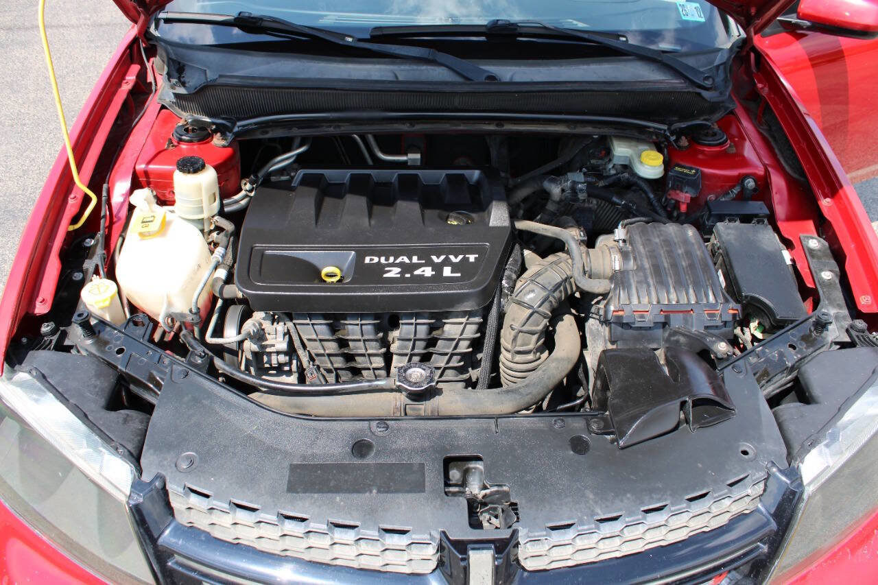 Used 2013 Dodge Avenger SXT w/ Blacktop Pkg FWD image 10