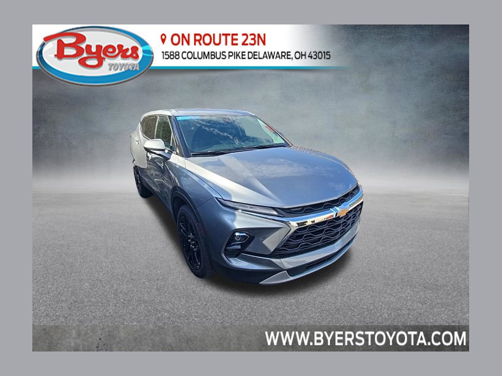 Used 2025 Chevrolet Blazer LT FWD image 1