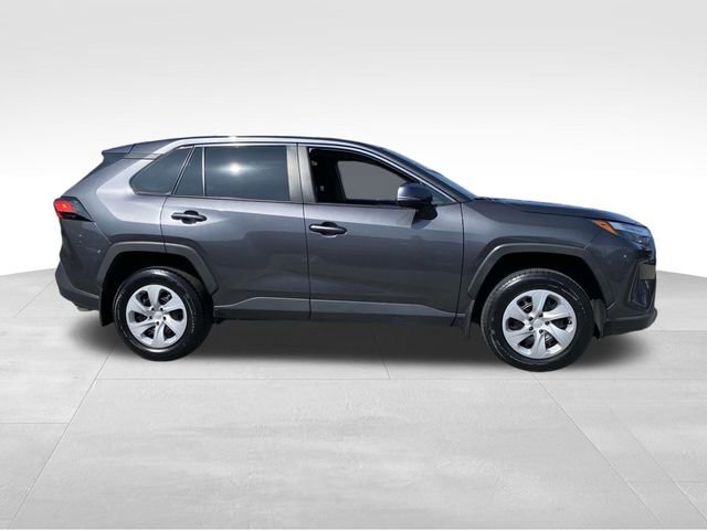 Used 2024 Toyota RAV4 LE AWD/4WD image 2