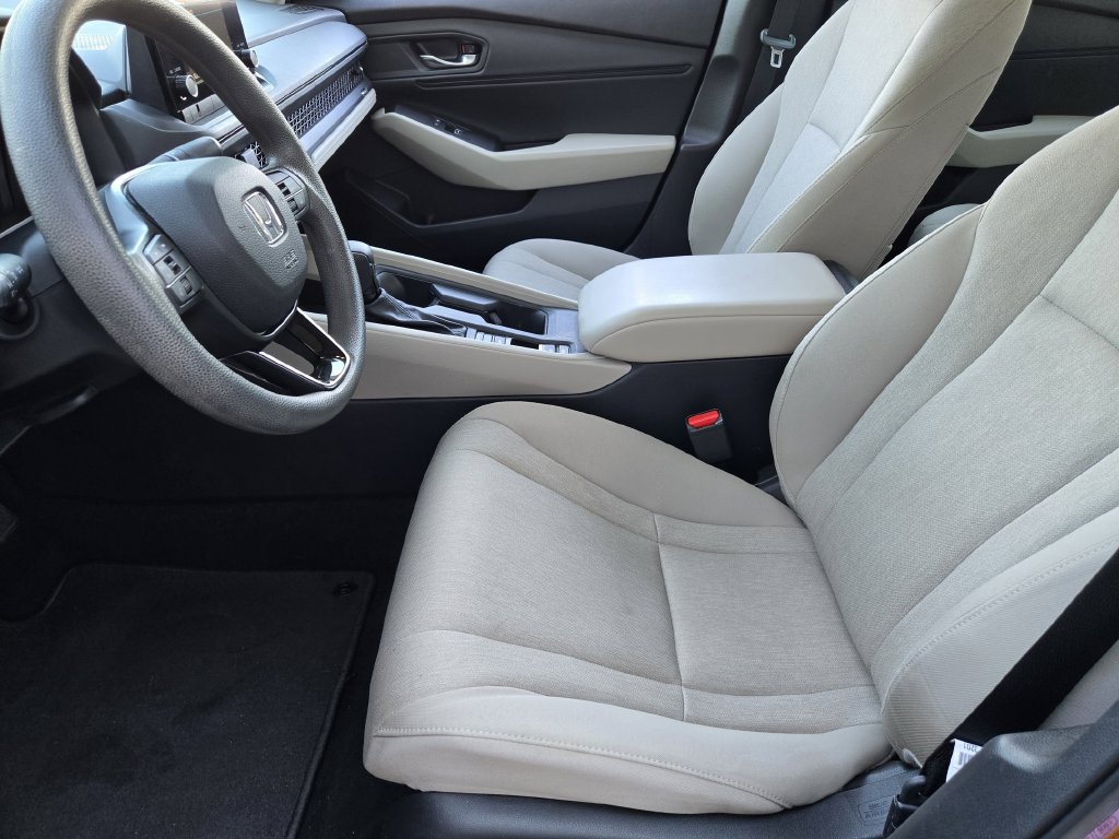 Used 2023 Honda Accord EX image 9