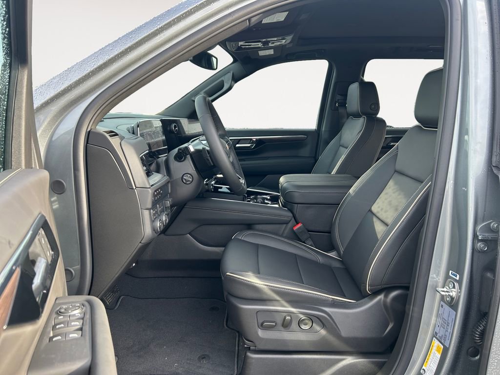 New 2026 Chevrolet Suburban Premier image 15