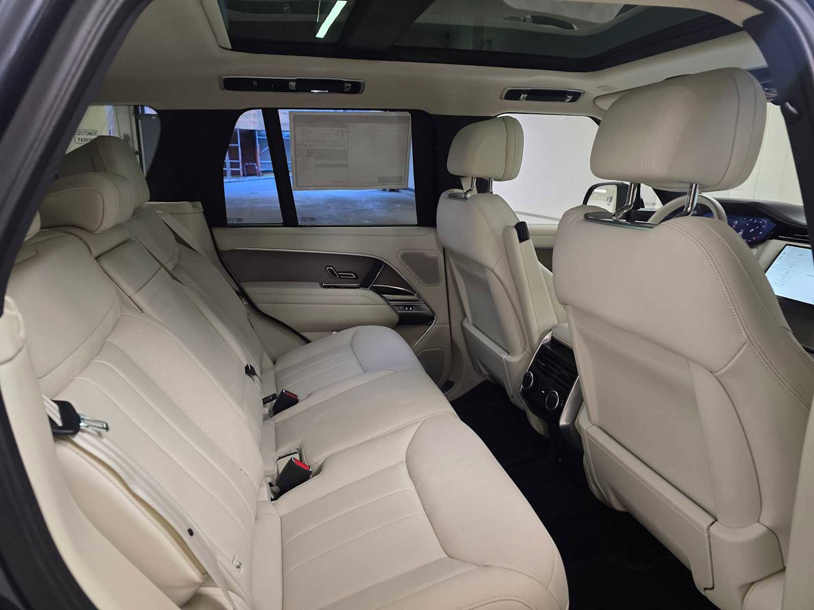 New 2026 Land Rover Range Rover SE image 13