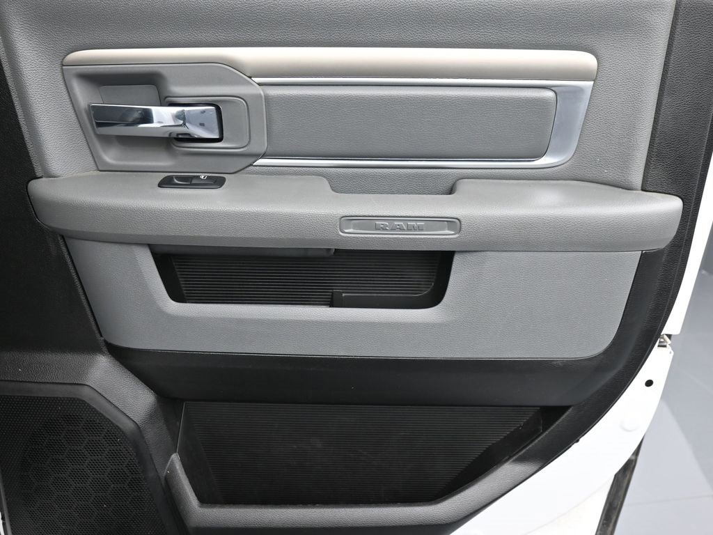 Used 2019 RAM 1500 Classic SLT image 14