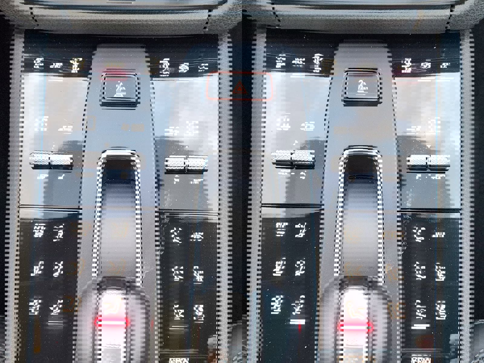 Used 2023 Porsche Macan S w/ Sport Chrono Package image 27