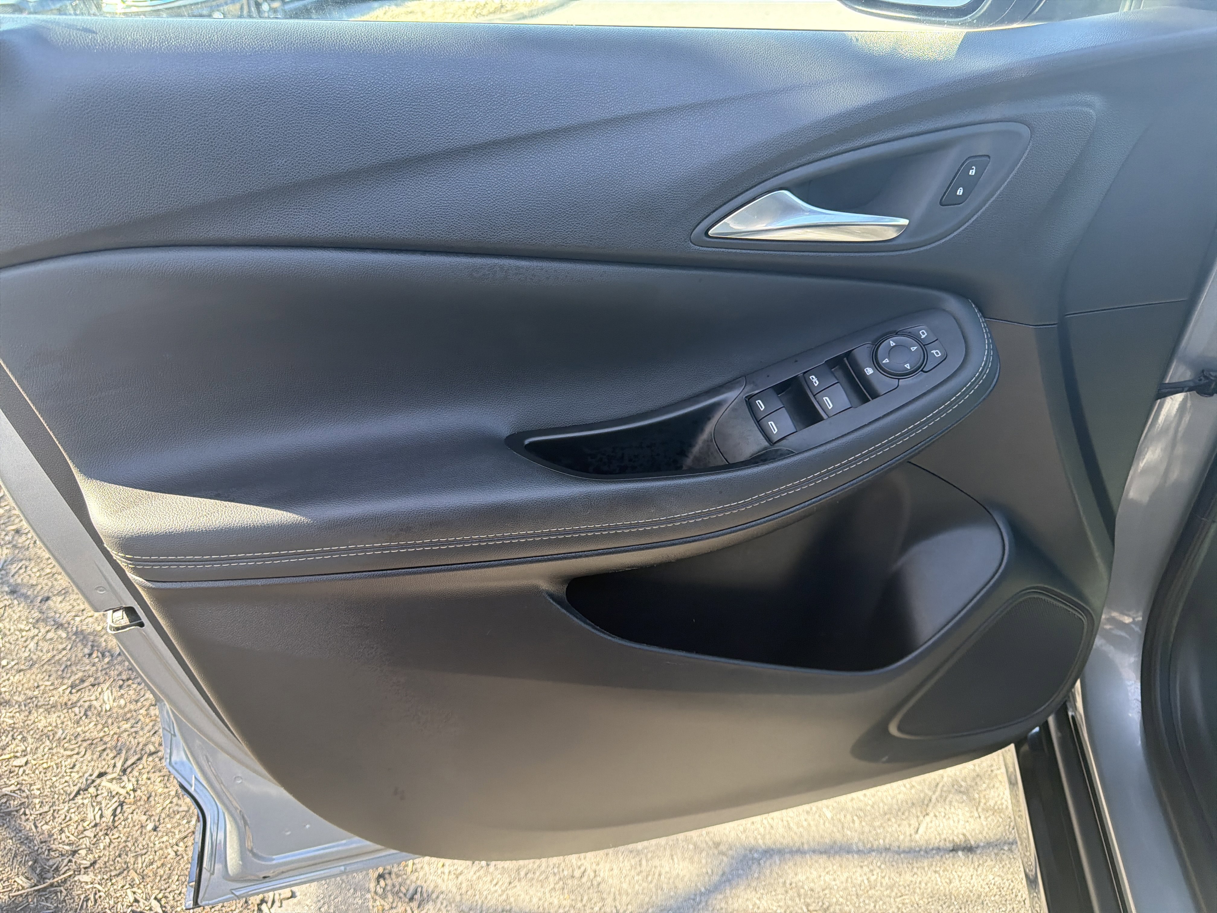 Used 2024 Buick Encore GX Sport Touring image 15