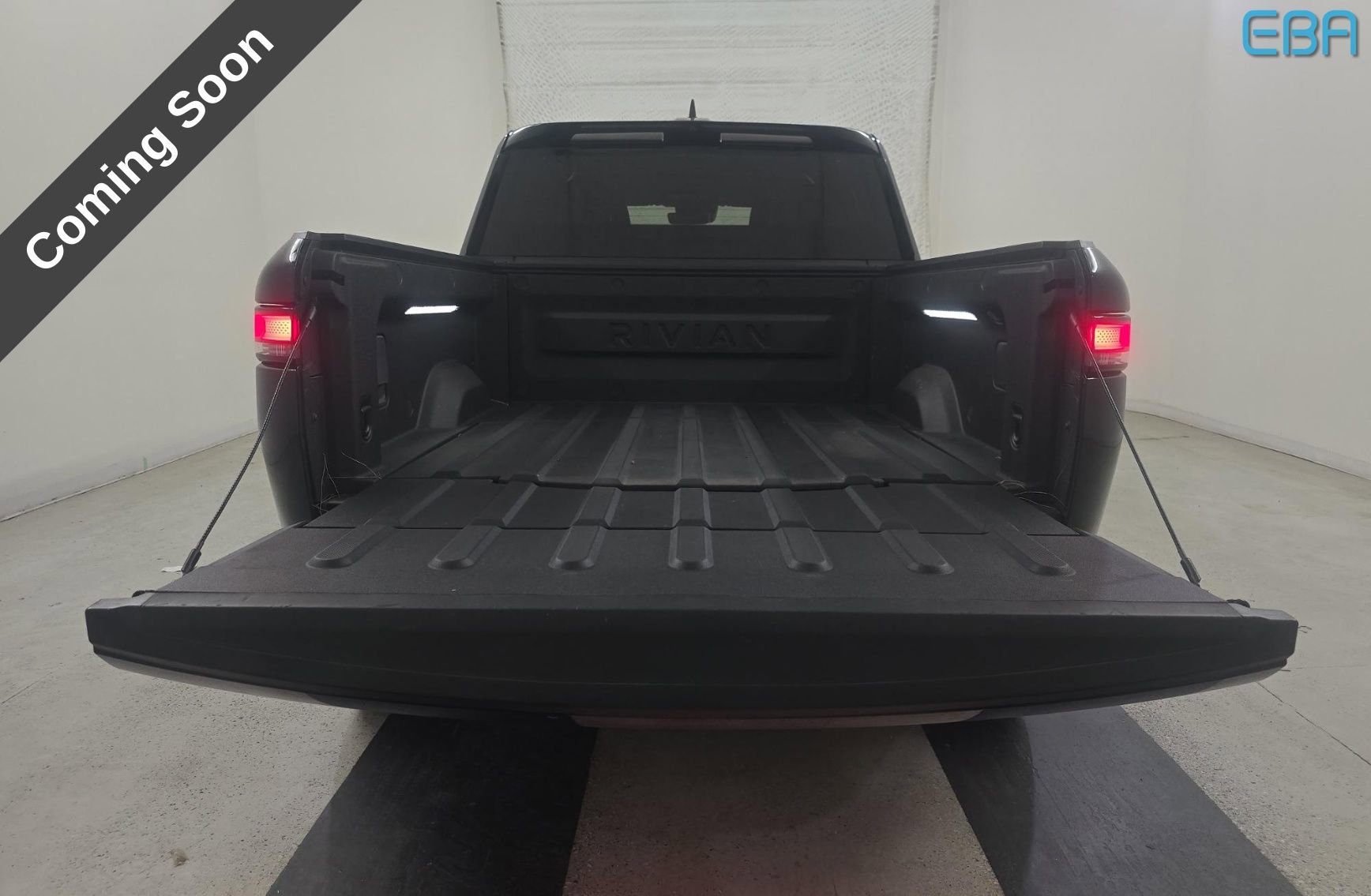 Used 2024 Rivian R1T Adventure image 13