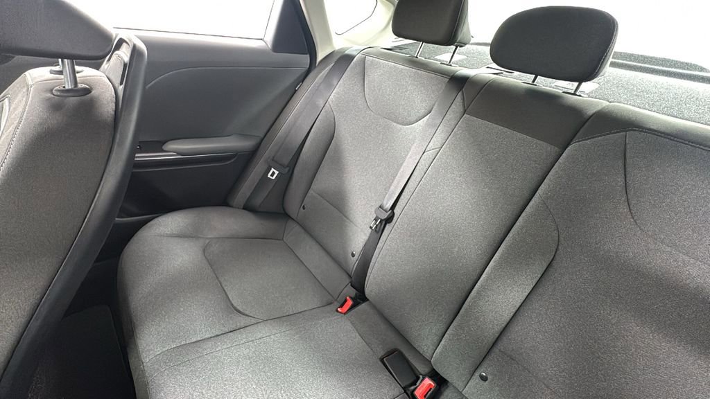 New 2025 Kia K4 LXS image 14