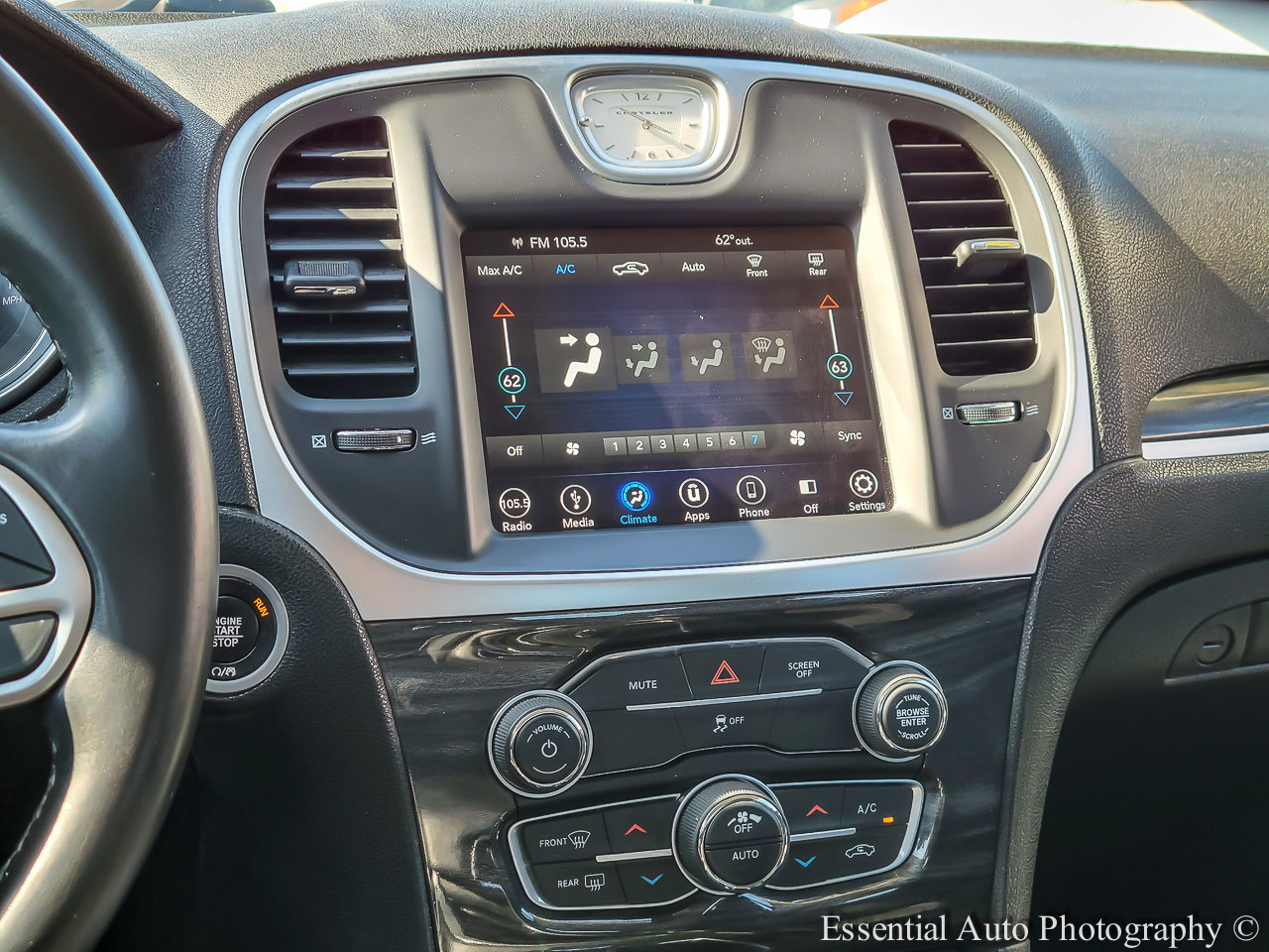 Used 2019 Chrysler 300 Touring w/ Sport Appearance Package image 20