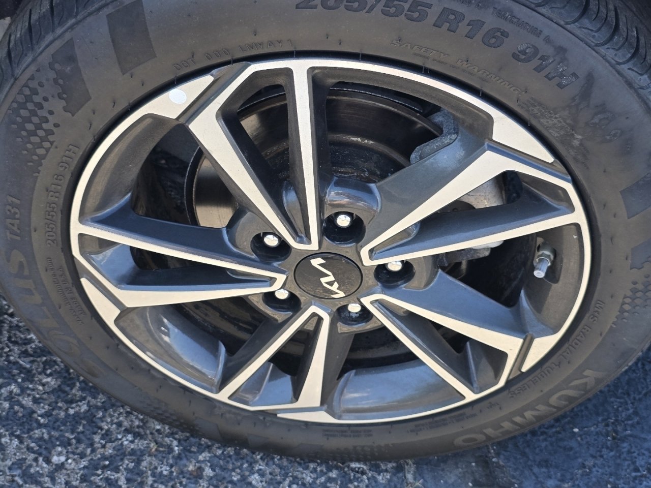 Used 2023 Kia Forte LXS w/ LXS Technology Package FWD image 19