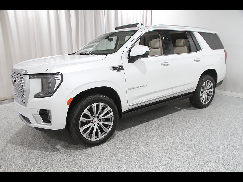 Used 2021 GMC Yukon Denali w/ Denali Premium Package AWD/4WD image 3