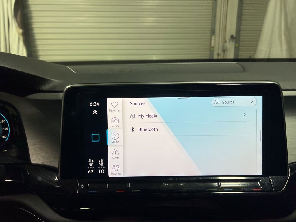 Used 2024 Volkswagen Atlas Cross Sport SE image 35