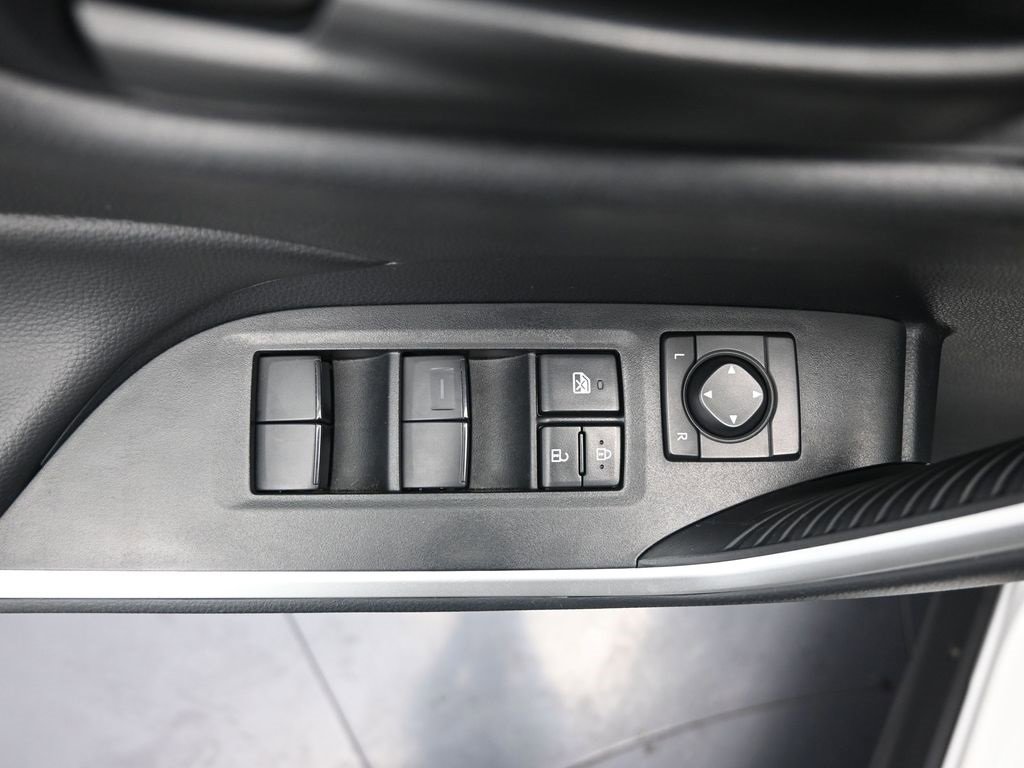 Used 2025 Toyota RAV4 LE image 21