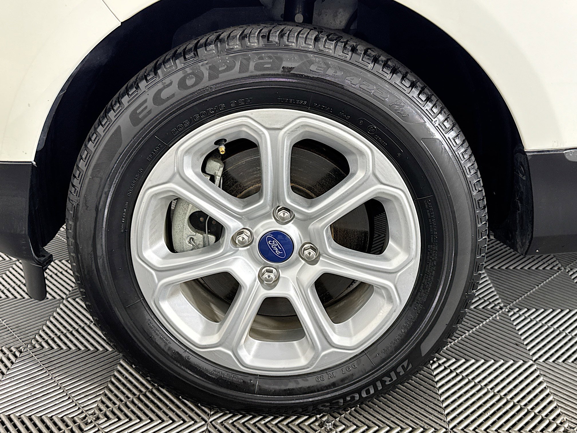 Used 2020 Ford EcoSport SE w/ SE Convenience Package image 37