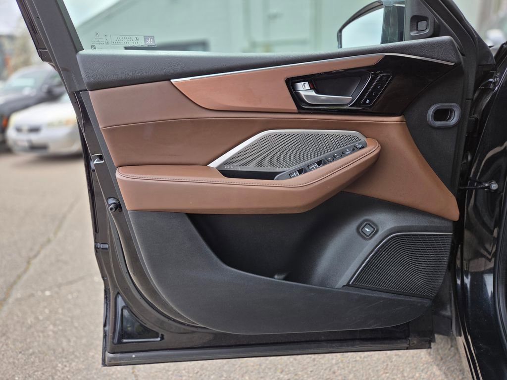 Used 2024 Acura MDX SH-AWD w/ Technology Package image 12