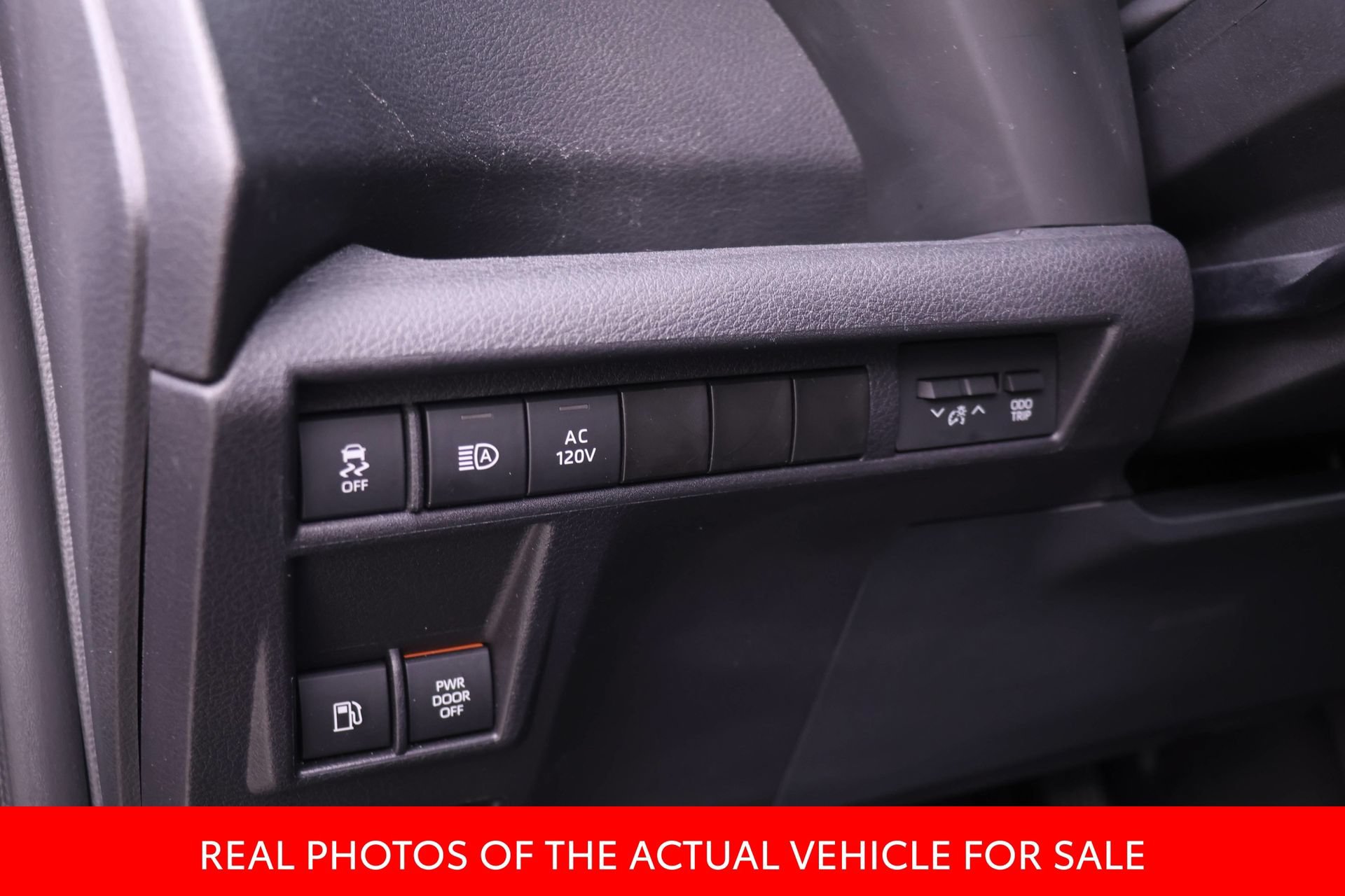Certified 2025 Toyota Sienna XSE w/ XSE Plus Package FWD image 16