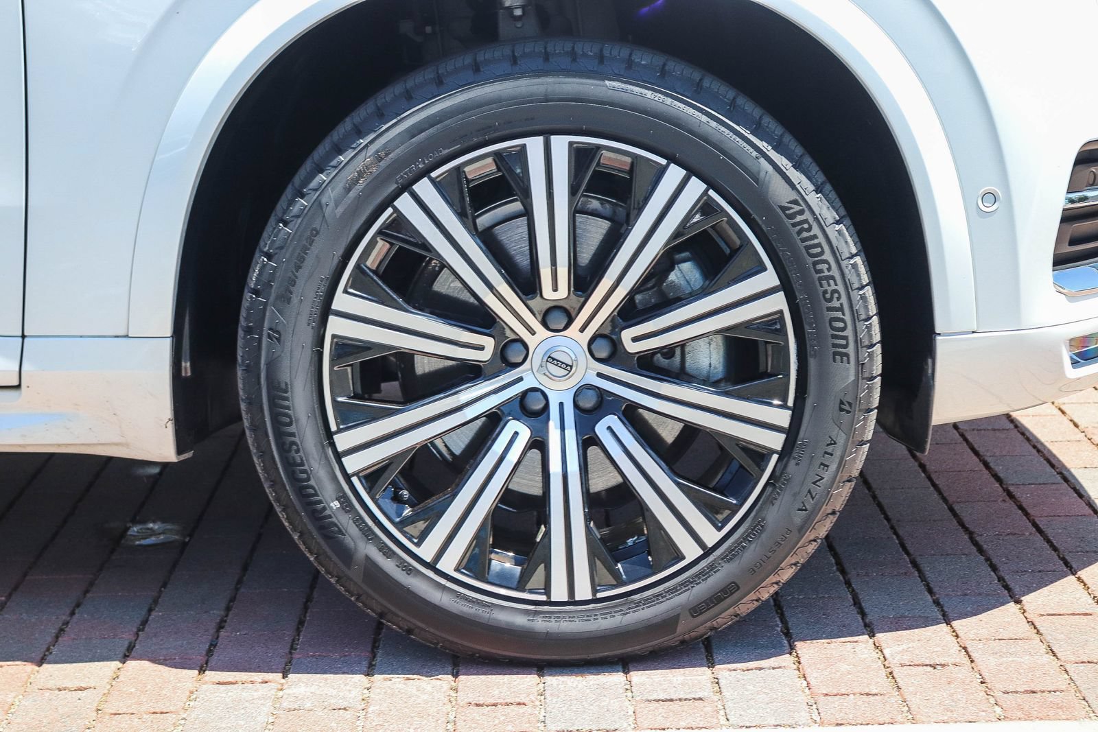 Used 2023 Volvo XC90 B6 Plus w/ Protection Package Premier AWD/4WD image 11