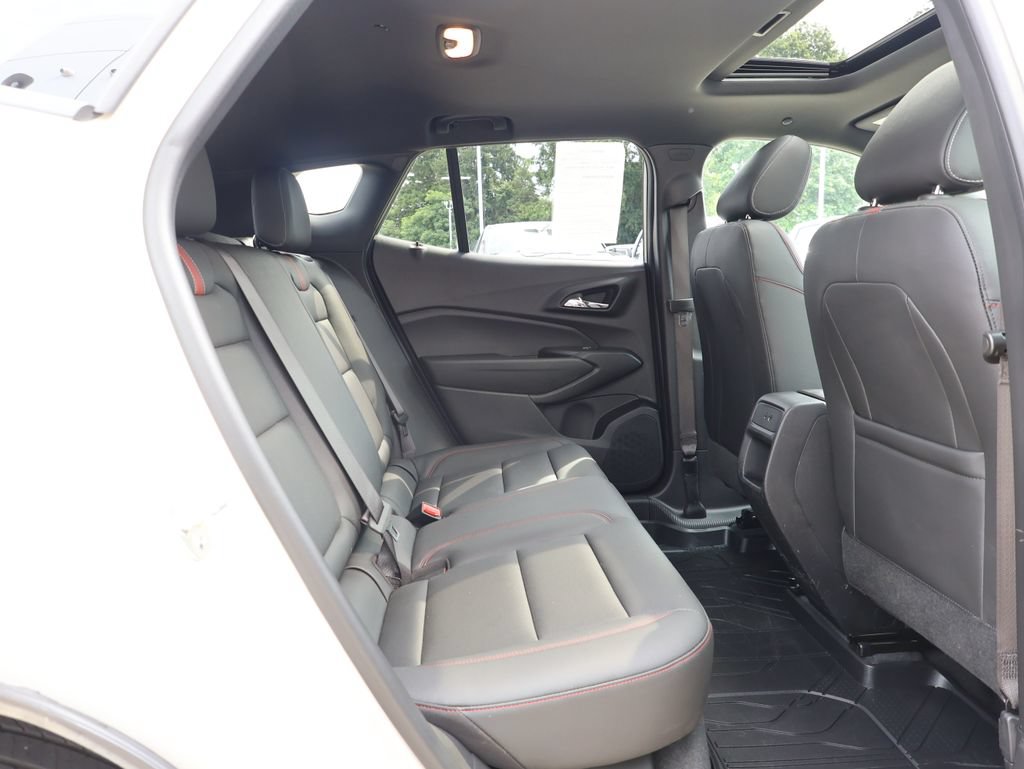 Certified 2026 Chevrolet Trax RS w/ Sunroof Package FWD image 31