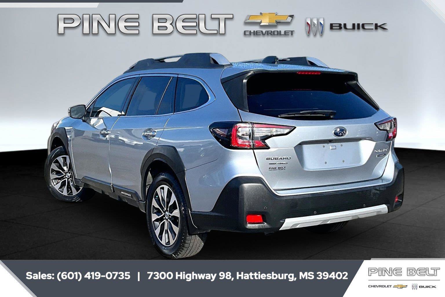 Used 2023 Subaru Outback Touring AWD/4WD image 2
