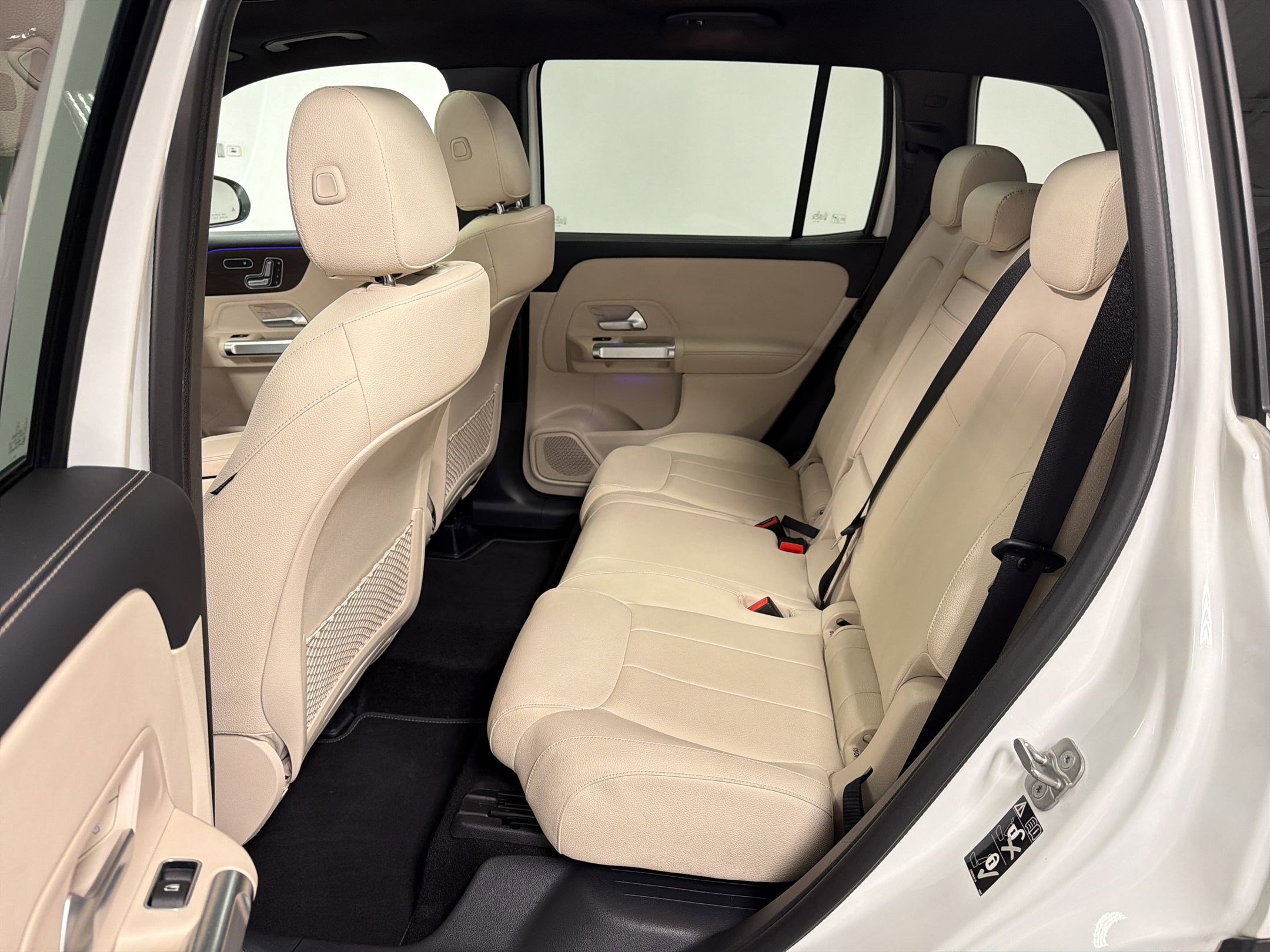 Used 2025 Mercedes-Benz GLB 250 image 14