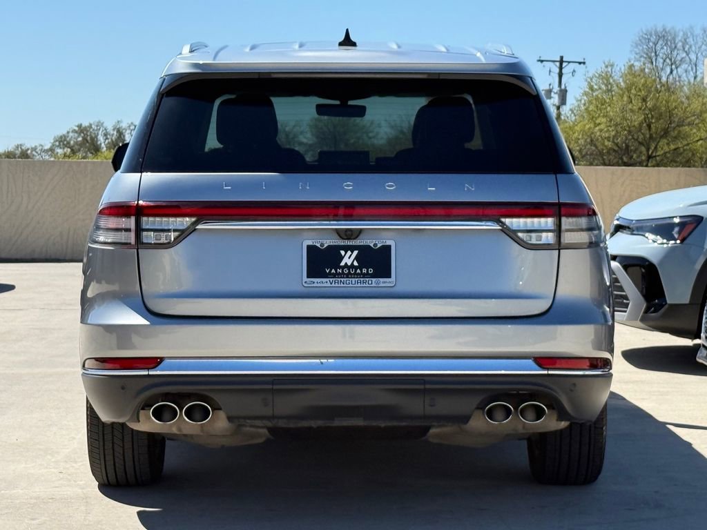 Used 2023 Lincoln Aviator Reserve w/ Equipment Group 201A image 12
