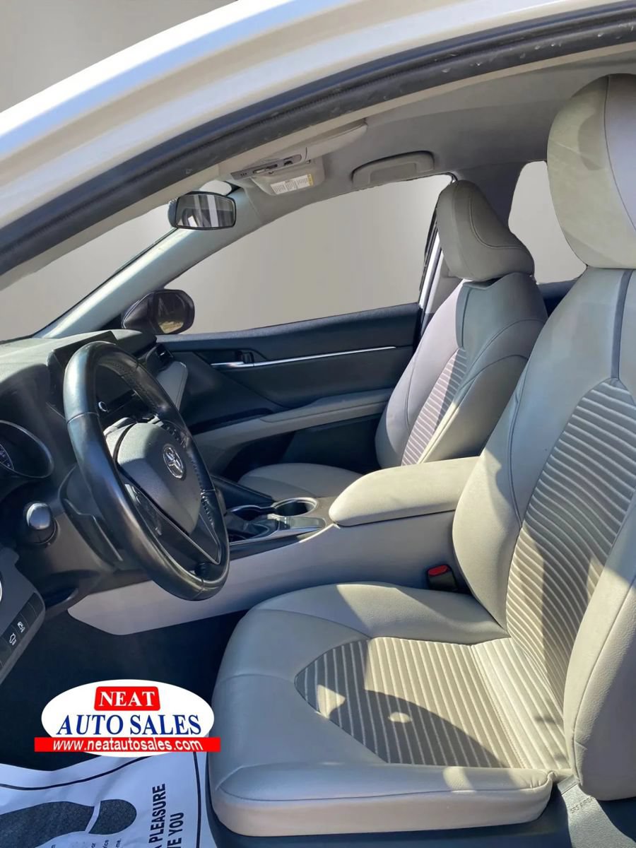 Used 2022 Toyota Camry SE FWD image 8