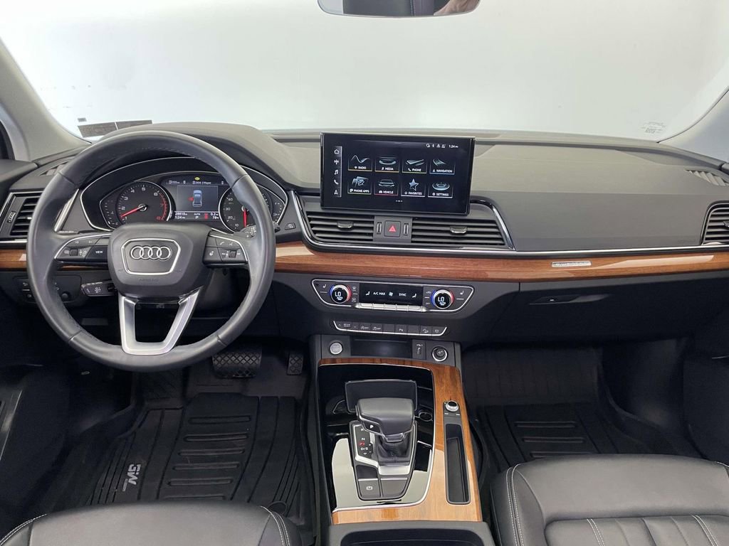 Used 2023 Audi Q5 2.0T Premium w/ Convenience Package AWD/4WD image 25