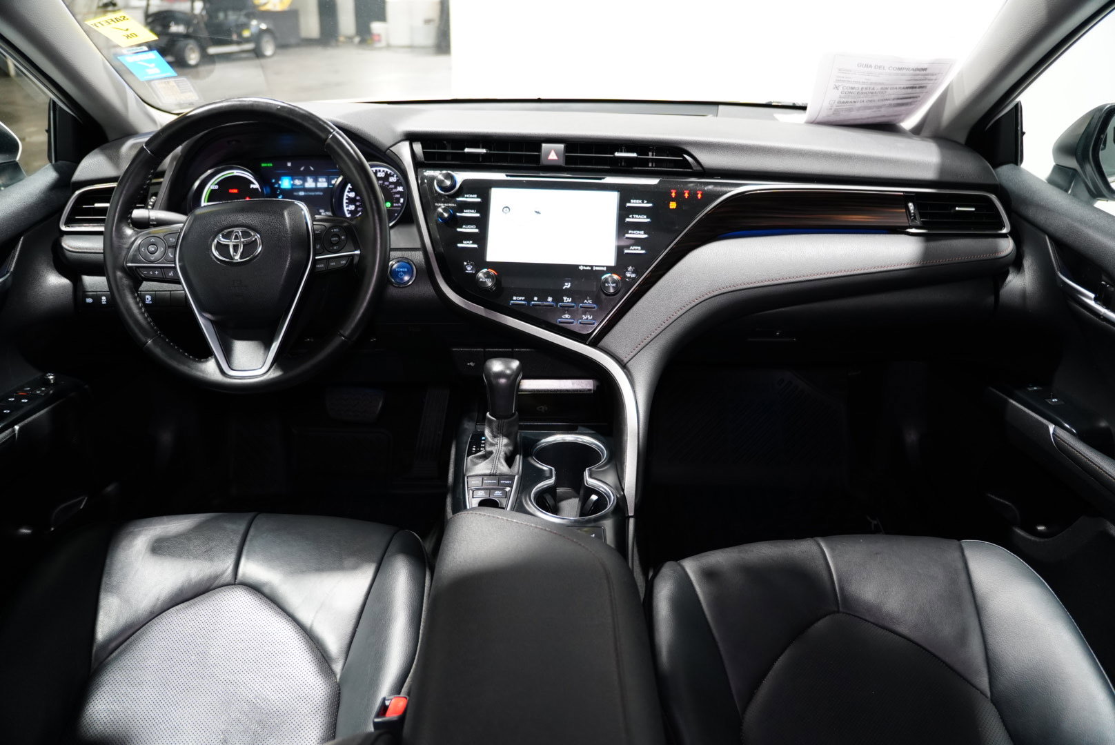 Used 2020 Toyota Camry XLE image 10