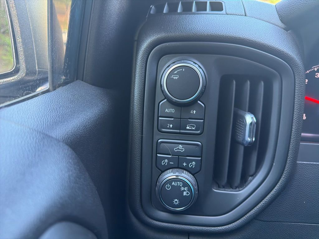 Certified 2022 Chevrolet Silverado 1500 Custom AWD/4WD image 24