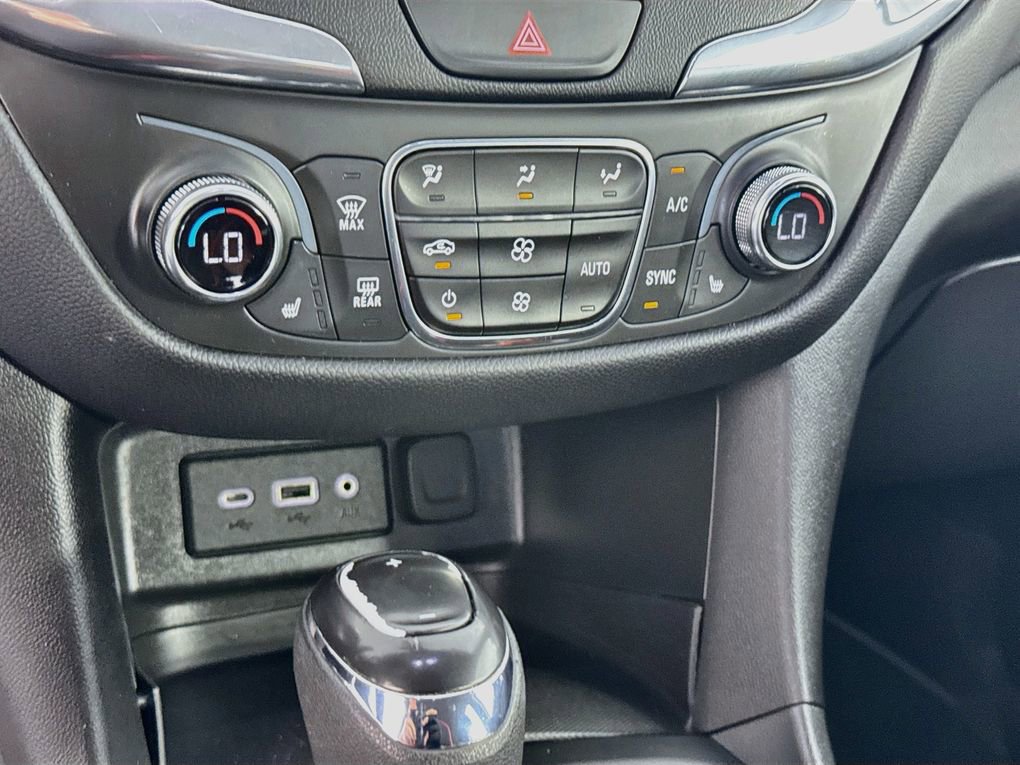 Used 2020 Chevrolet Equinox LT image 19